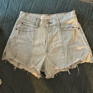 “The cut off shorts, highrise” curve love Abercrombie and fitch